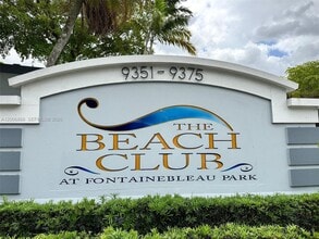 Building Photo - 9357 Fontainebleau Blvd