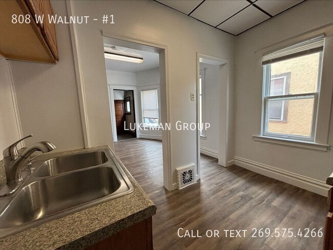 Building Photo - 808 W Walnut St