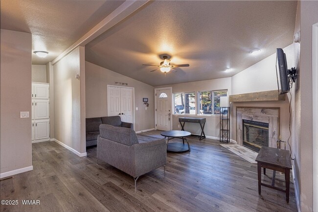 Building Photo - 430 Timber Ridge Loop