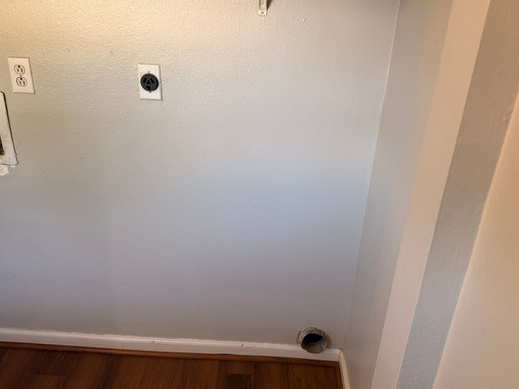 Building Photo - 100 Belgium St