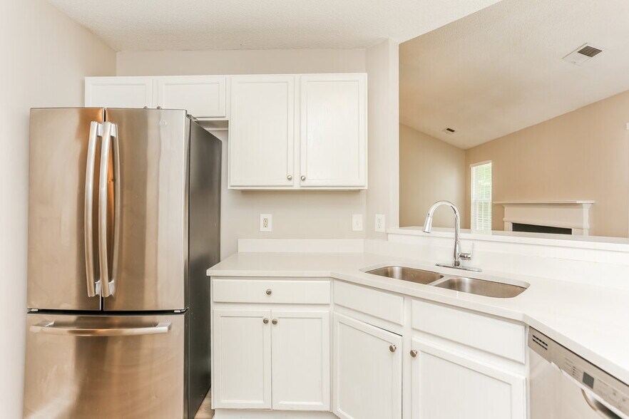 Building Photo - 5407 Sweetsprings Dr SW