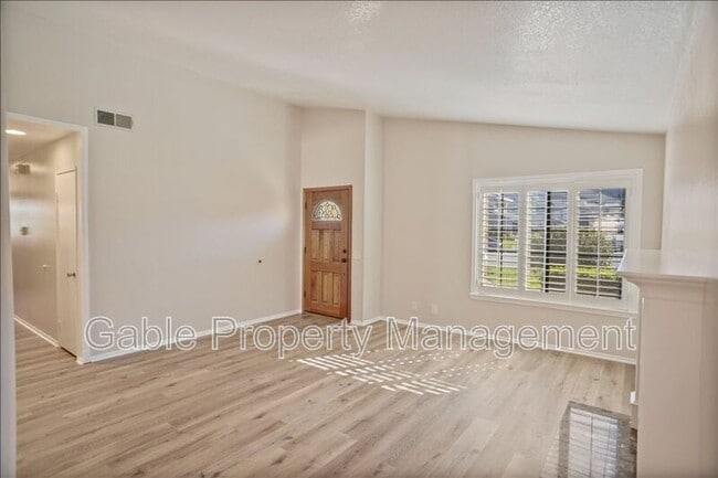 Building Photo - 27553 Saffron Ln