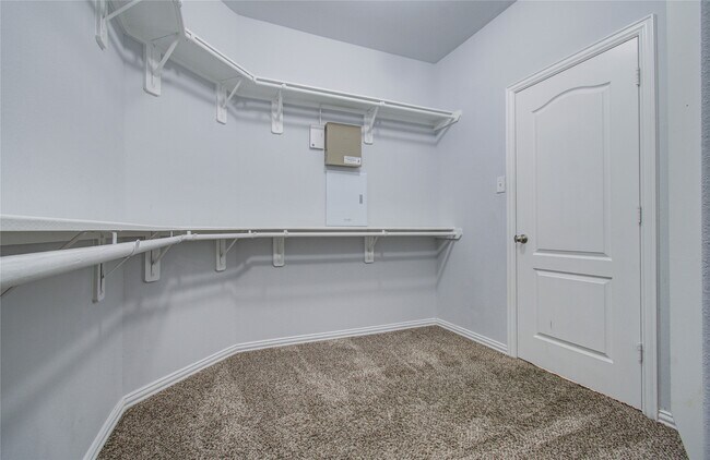 Building Photo - 318 Bolton Dr