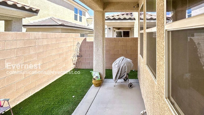 Building Photo - 10228 Ruggles Mansion Ave