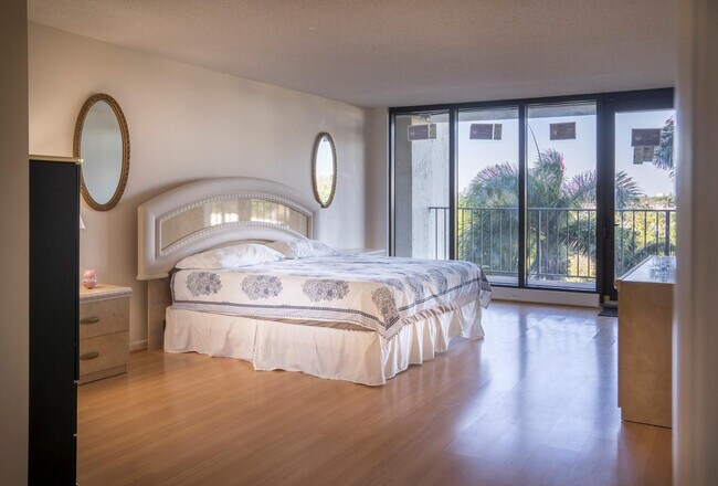 Building Photo - 1800 S Ocean Blvd