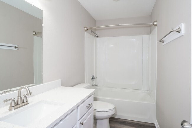 Building Photo - 6723 River Rd