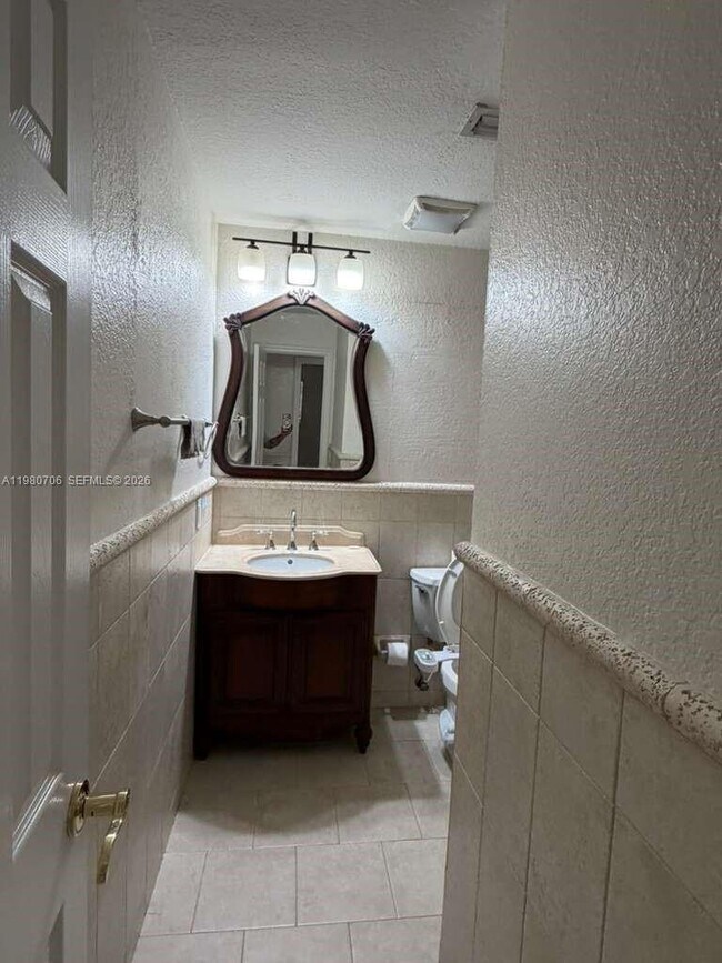 Building Photo - 6246 SW 136th Ct