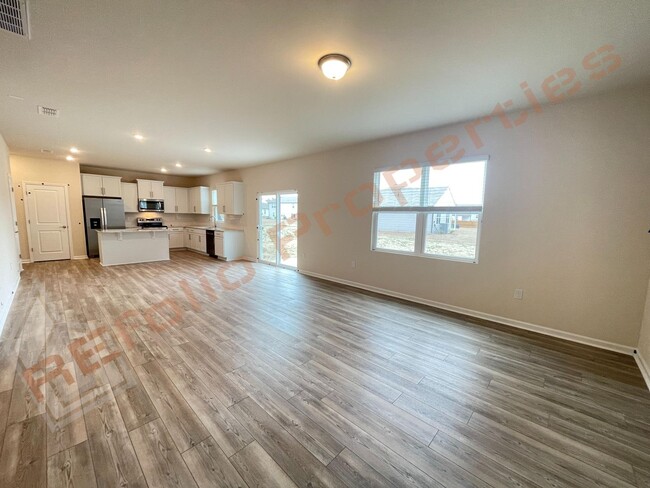 Building Photo - Beautiful 2 Story 4 Bedroom 2.5 Bathroom H...