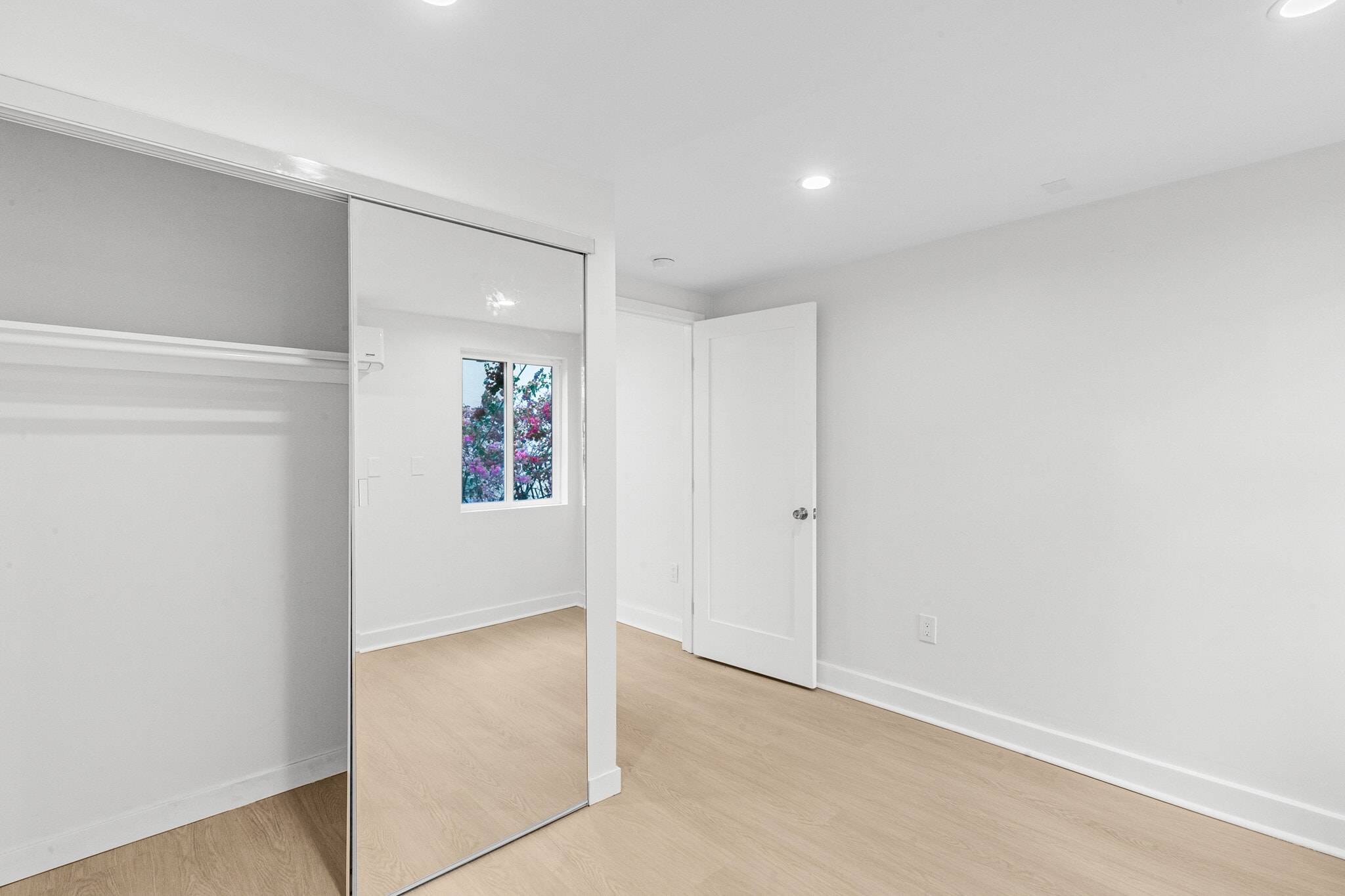 Building Photo - 1144 S Wooster St