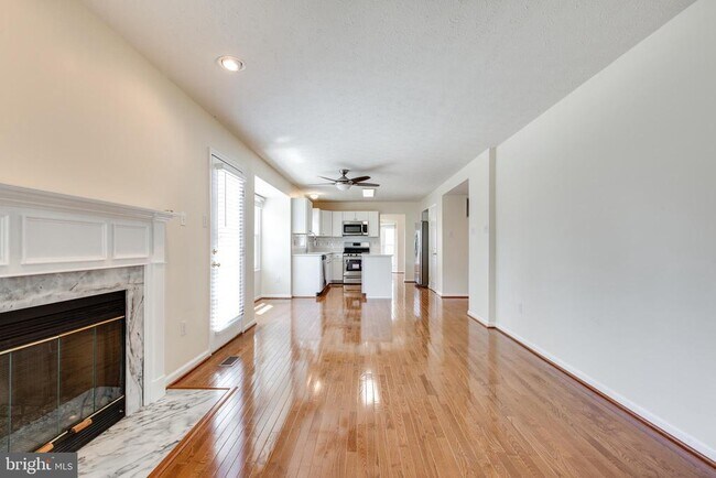 Building Photo - 1913 Cannon Ridge Dr