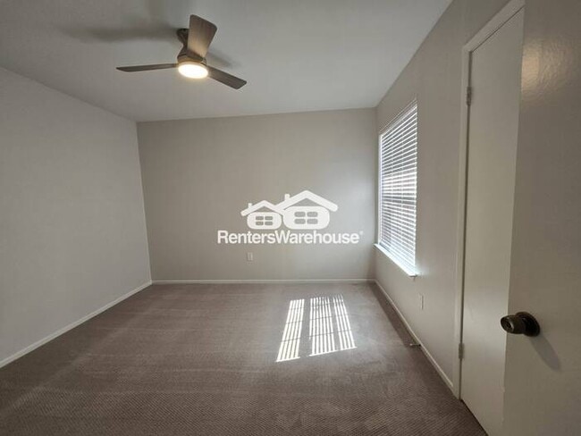 Building Photo - FOR RENT - MOVE IN READY - 2  BEDS 1.5 BAT...