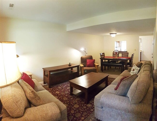 Building Photo - 922 McKinley Ave