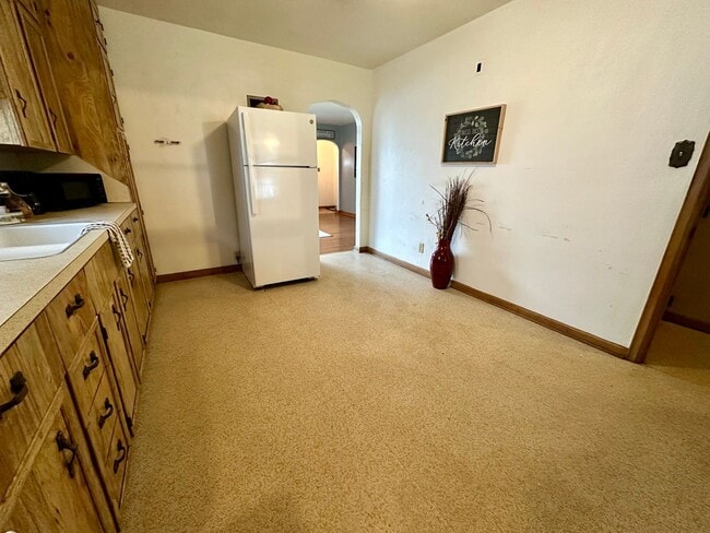Building Photo - 3bed, 1 bath home for rent in Waterloo.