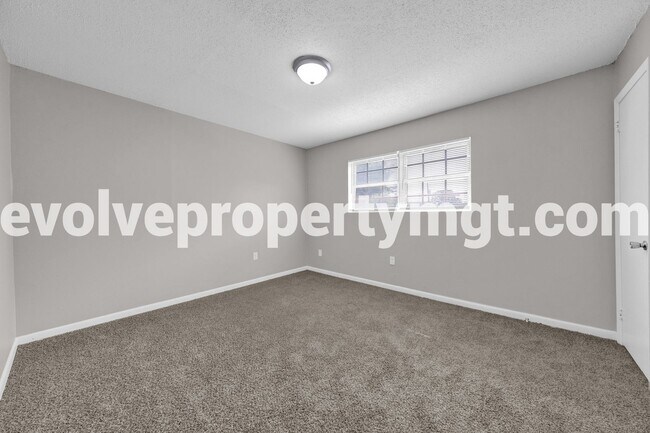 Building Photo - 3455 Pruett Ct