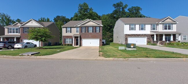 Building Photo - 1527 Sergeant Ln