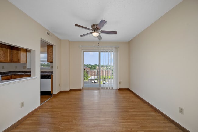 Building Photo - Vantage Pointe West Apartment Homes