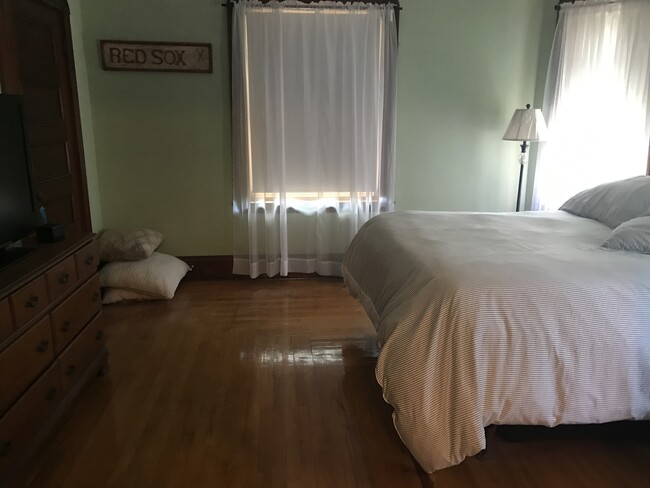 Building Photo - 31 Church St