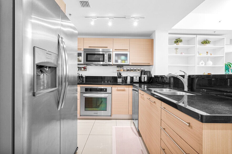 Building Photo - 244 Biscayne Blvd