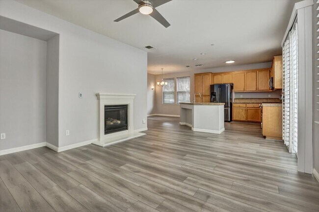 Building Photo - 683 Courtyards Loop