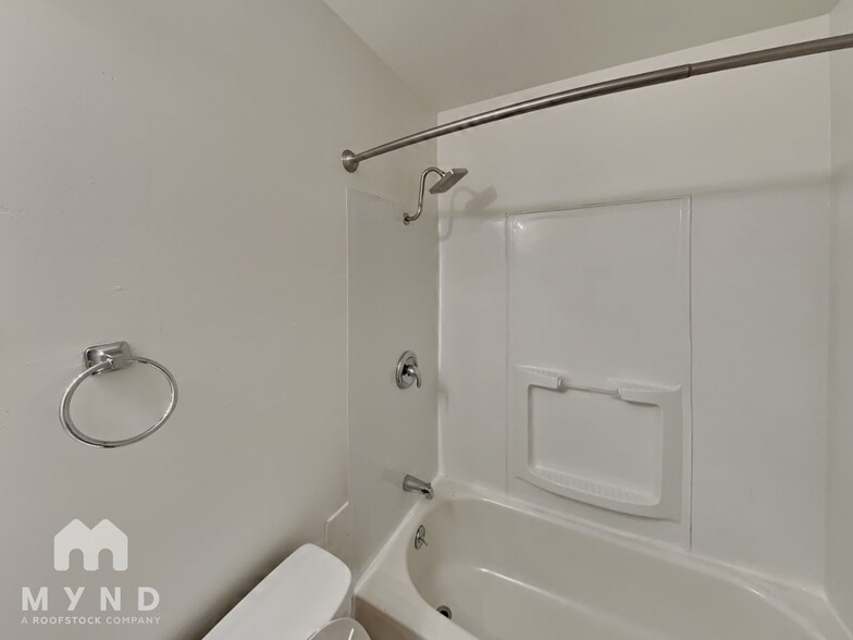 Building Photo - 2113 Merritt Pl