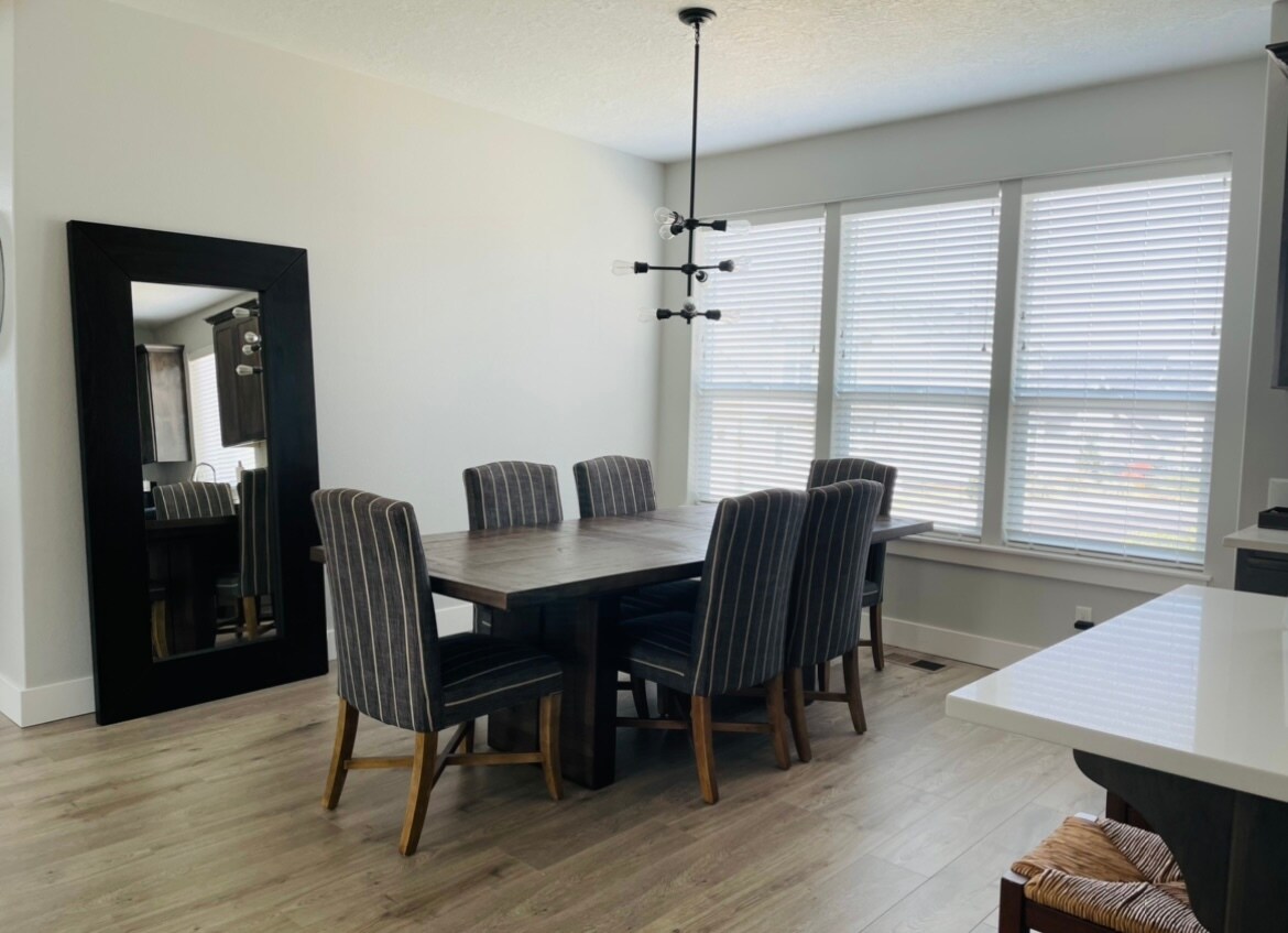 Building Photo - 5675 Boundary Dr S