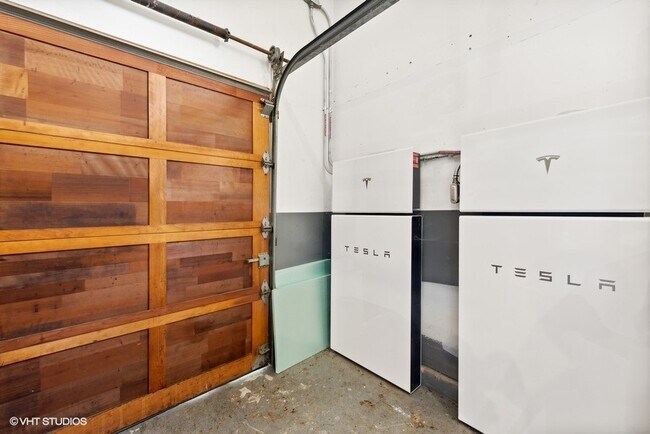 Building Photo - 905 Shelly Ln