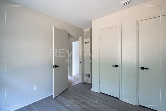 Building Photo - Beautiful 3 Bedroom/1 Bathroom Home in Mobile!