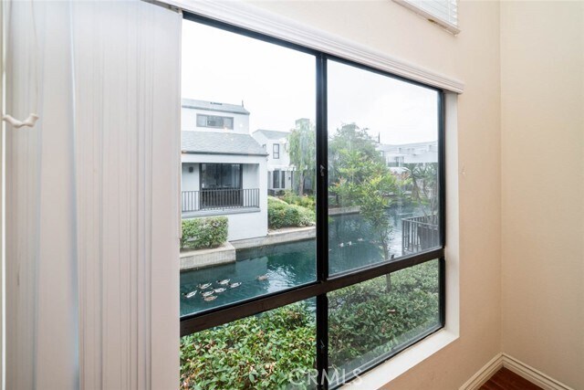Building Photo - 31 Waterway