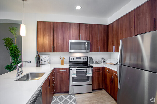 1BR, 1BA - 780SF - LINQ