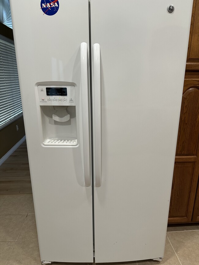 Building Photo - 42263 Valley Vista Dr