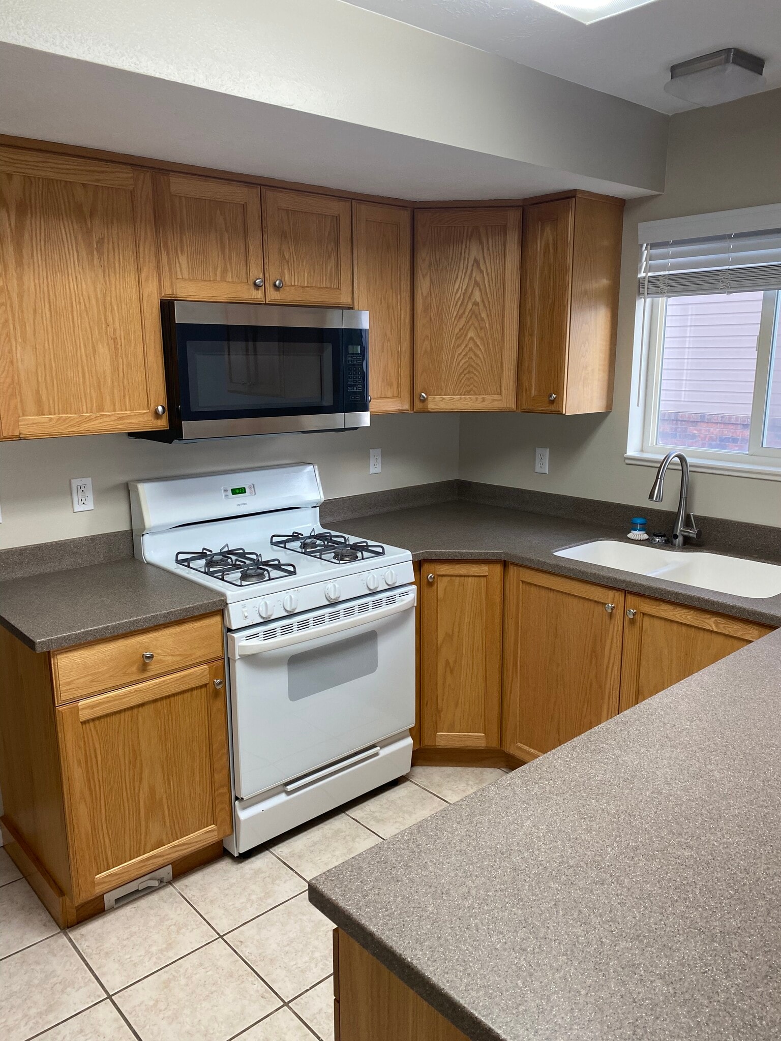 Building Photo - 556 Pheasant Ridge Dr