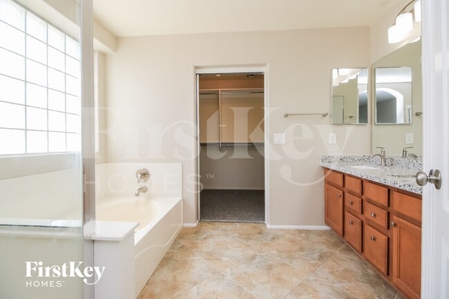 Building Photo - 29110 N Rosewood Dr