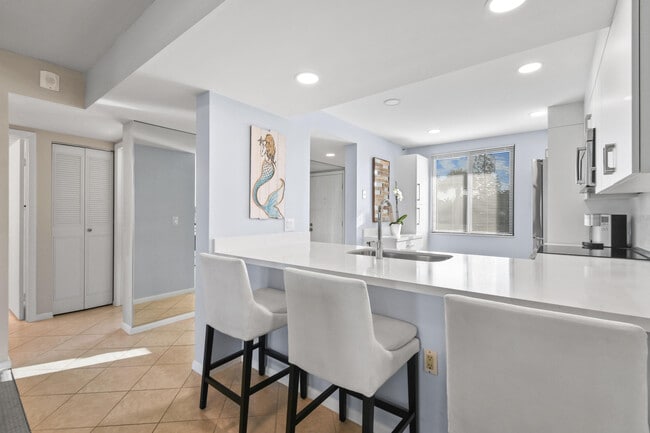 Building Photo - 501 S Seas Dr