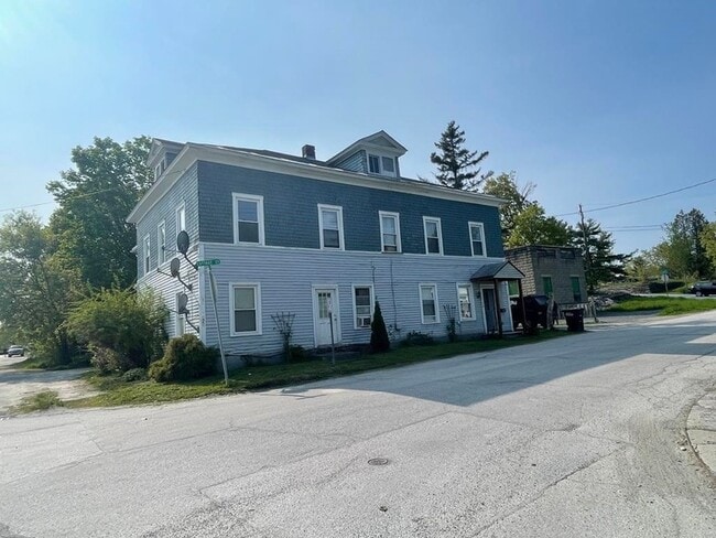Primary Photo - 2 Cottage St