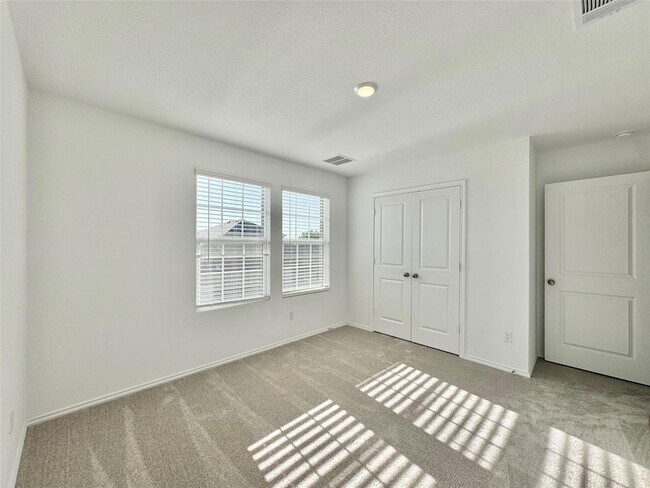 Building Photo - 1316 Acorn Oak Dr