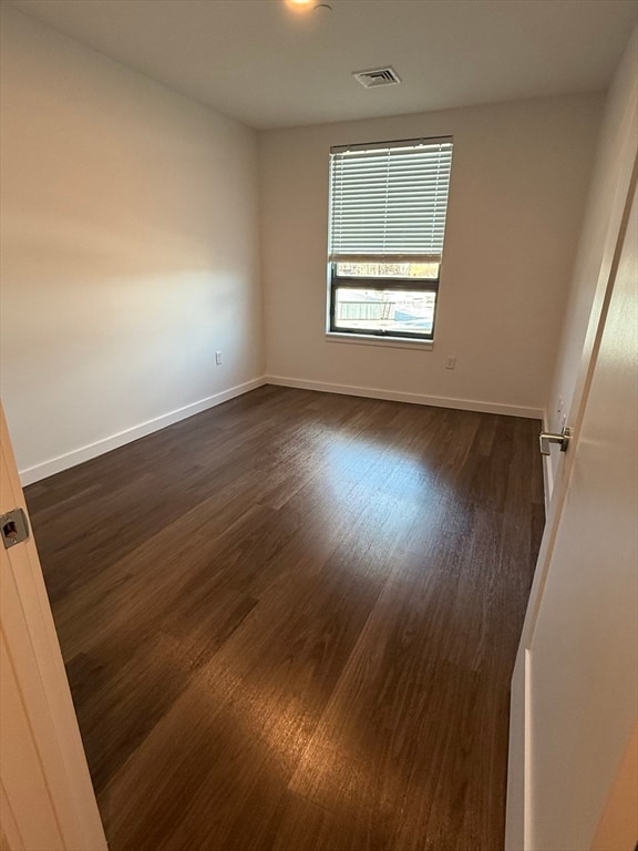 Building Photo - 466 River St