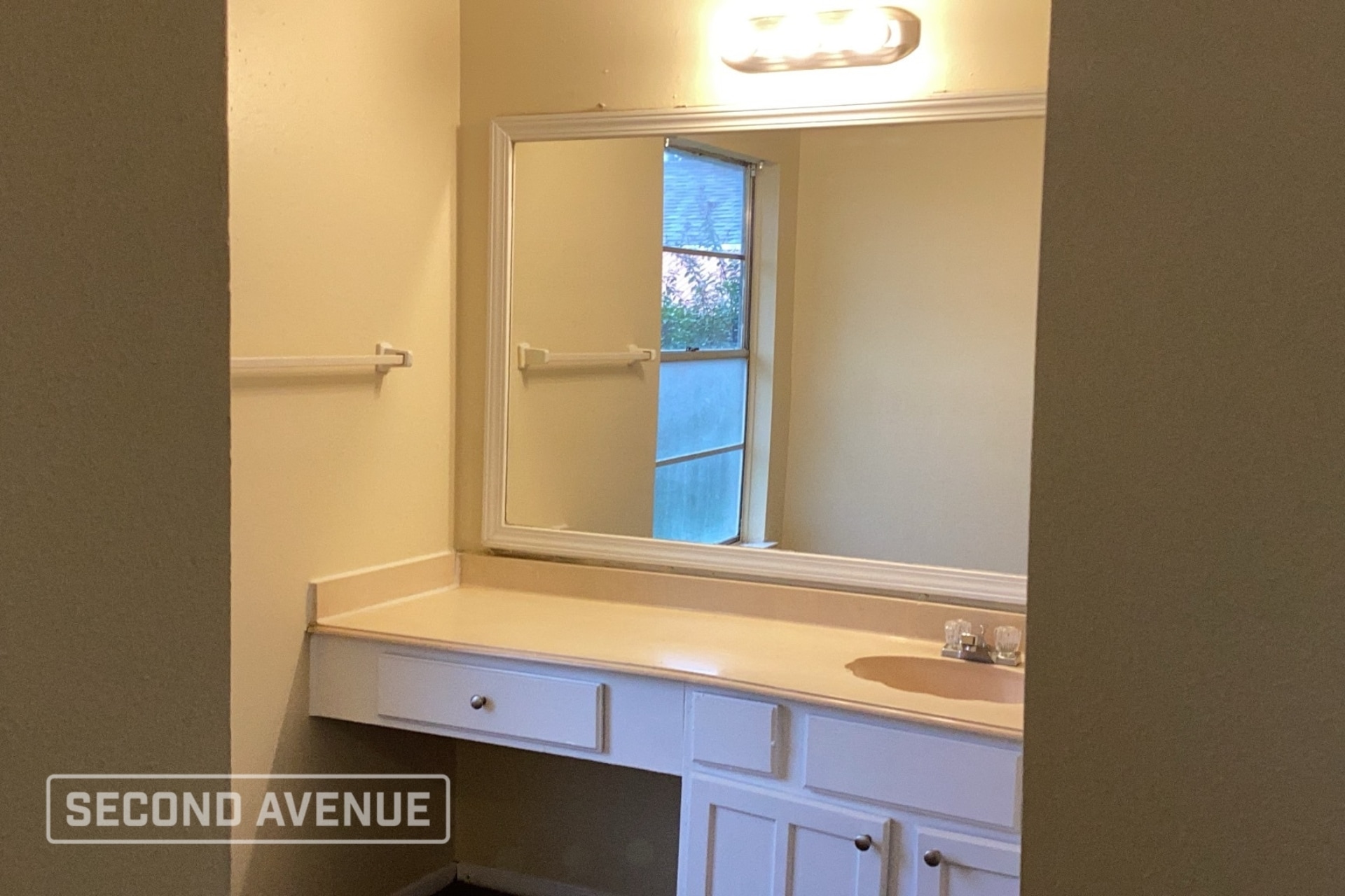 Building Photo - 16339 Maplemont Dr