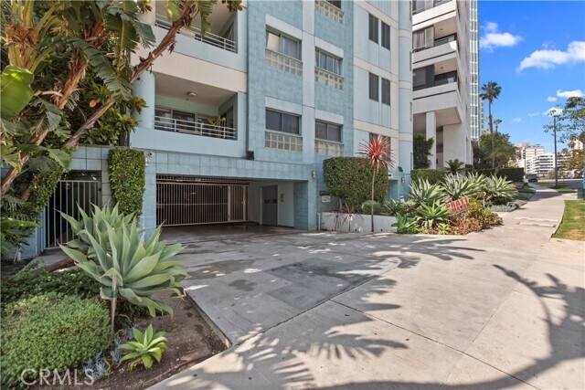 Building Photo - 10336 Wilshire Blvd