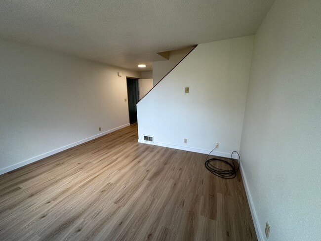 Building Photo - 1041/A/