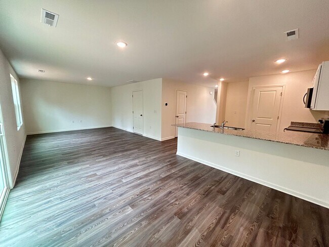 Building Photo - 724 Ironwood Ct