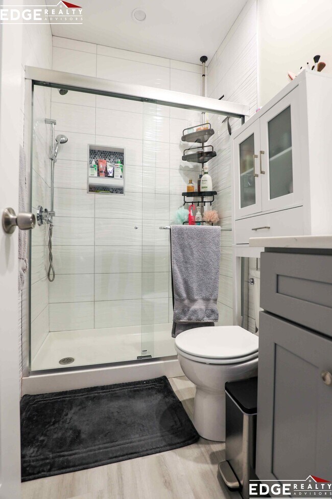 Building Photo - 131 Murdock St