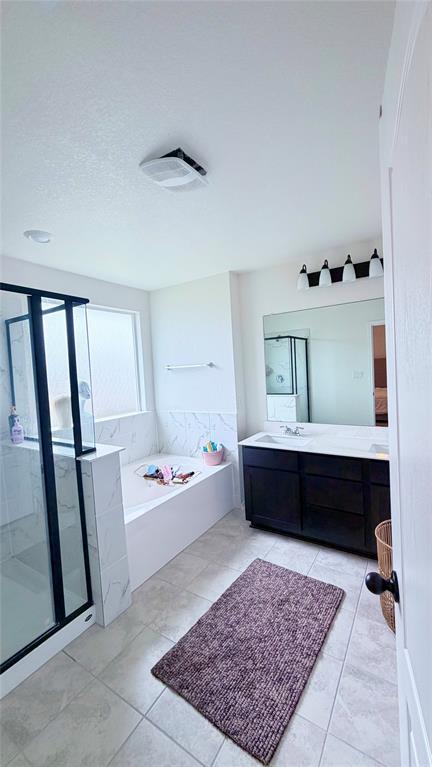 Building Photo - 1009 Brambles Dr