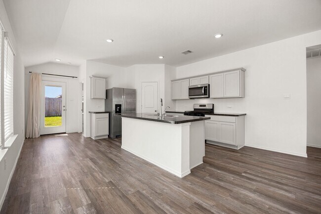 Building Photo - 23815 Hilltop Cyn Ln