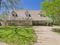 Building Photo - 749 Meadow Ln