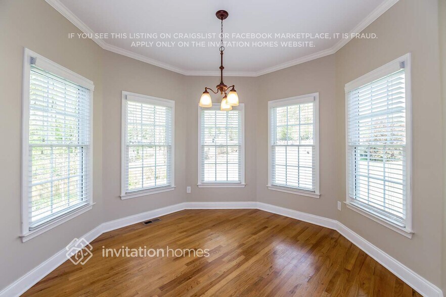 Building Photo - 3864 Lost Oak Dr NE