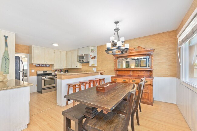 Building Photo - 1727 W Balboa Blvd