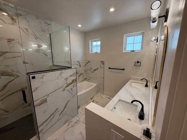 Building Photo - Spacious 4 Bedroom Home with Over 3,100 Sq Ft!