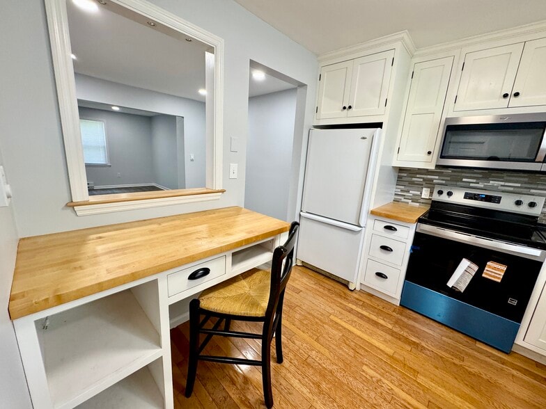 Kitchen - 1984 Cricklewood Cv