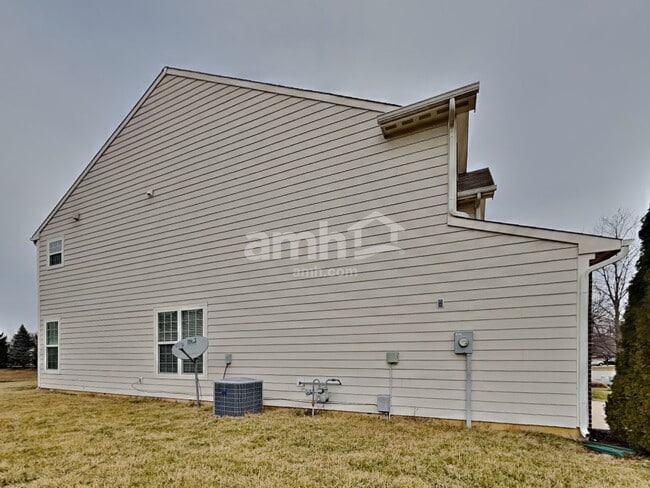 Building Photo - 760 Harvest Ridge Dr