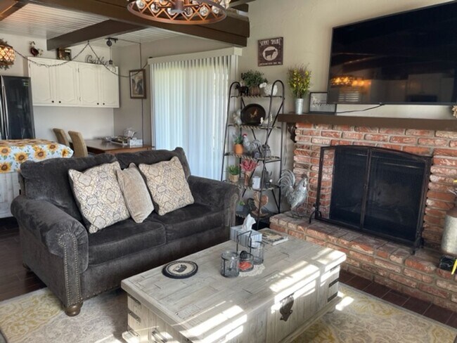 Building Photo - 24441 Oak Tree Court